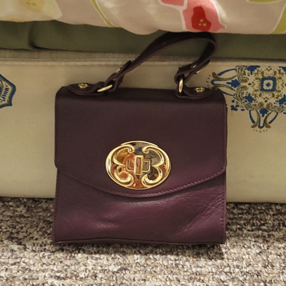 🆕 Emma Fox Crossbody Leather Bag! 💥